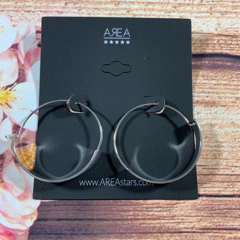 Area Stars‎ hoop earring silver color